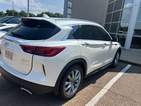 Certified 2021 INFINITI QX50 Luxe FWD image 9