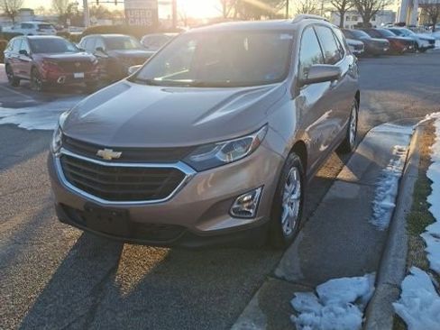 Used 2018 Chevrolet Equinox LT w/ Sun & Infotainment Package image 3
