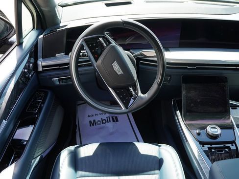 Used 2025 Cadillac Escalade IQ Luxury 2 w/ LPO, Premium Carpet Package AWD/4WD image 23