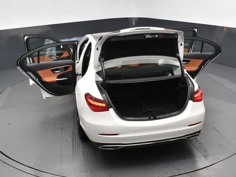 Used 2025 Mercedes-Benz C 300 4MATIC Sedan image 27