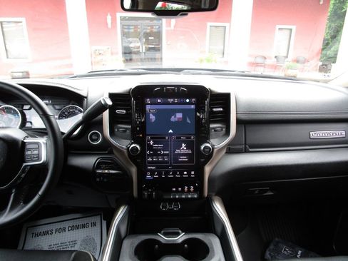 Used 2022 RAM 2500 Laramie AWD/4WD image 9