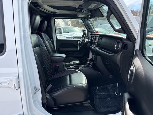 Certified 2020 Jeep Wrangler Unlimited Sahara image 27