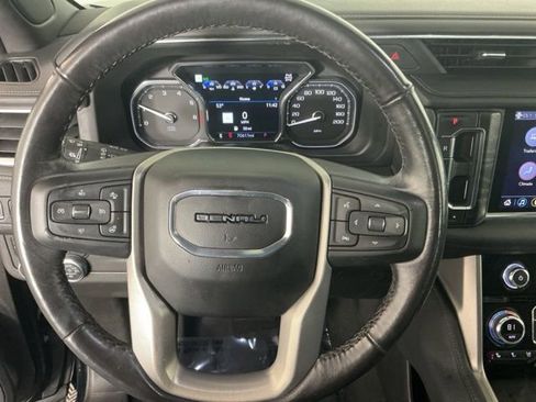 Used 2021 GMC Yukon XL Denali AWD/4WD image 16