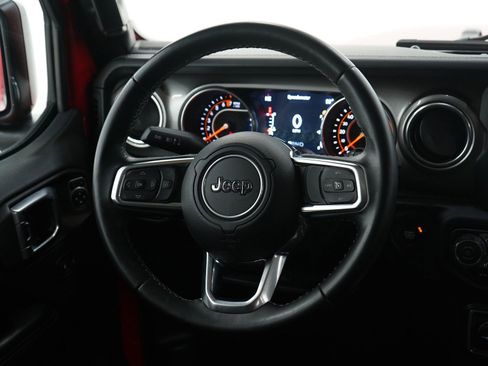 Used 2018 Jeep Wrangler Unlimited Sahara w/ Dual Top Group AWD/4WD image 14