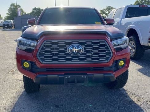 Used 2022 Toyota Tacoma TRD Off-Road w/ Technology Package image 2