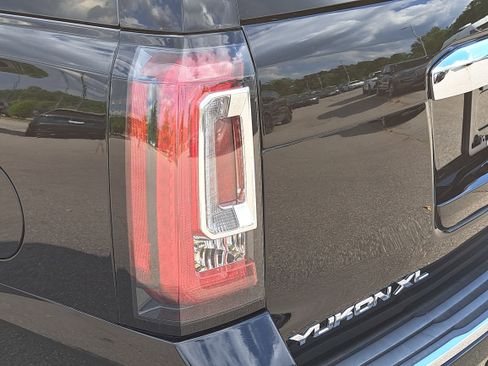 Used 2015 GMC Yukon XL Denali w/ Premium Package image 34