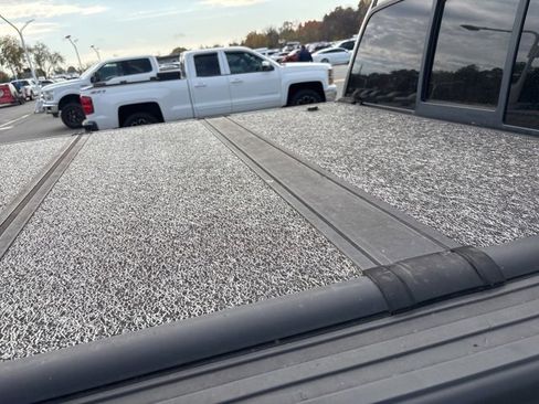 Used 2012 Ford F150 Lariat w/ Lariat Chrome Pkg image 13