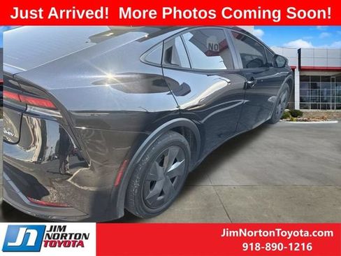 Used 2023 Toyota Prius LE FWD image 5