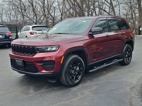 Used 2025 Jeep Grand Cherokee Altitude image 25