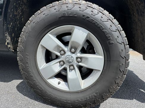 Used 2021 RAM 1500 Classic SLT RWD image 14