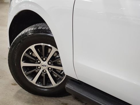 Used 2021 Ford Expedition Max XLT image 23