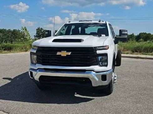 New 2025 Chevrolet Silverado 3500 W/T AWD/4WD image 3
