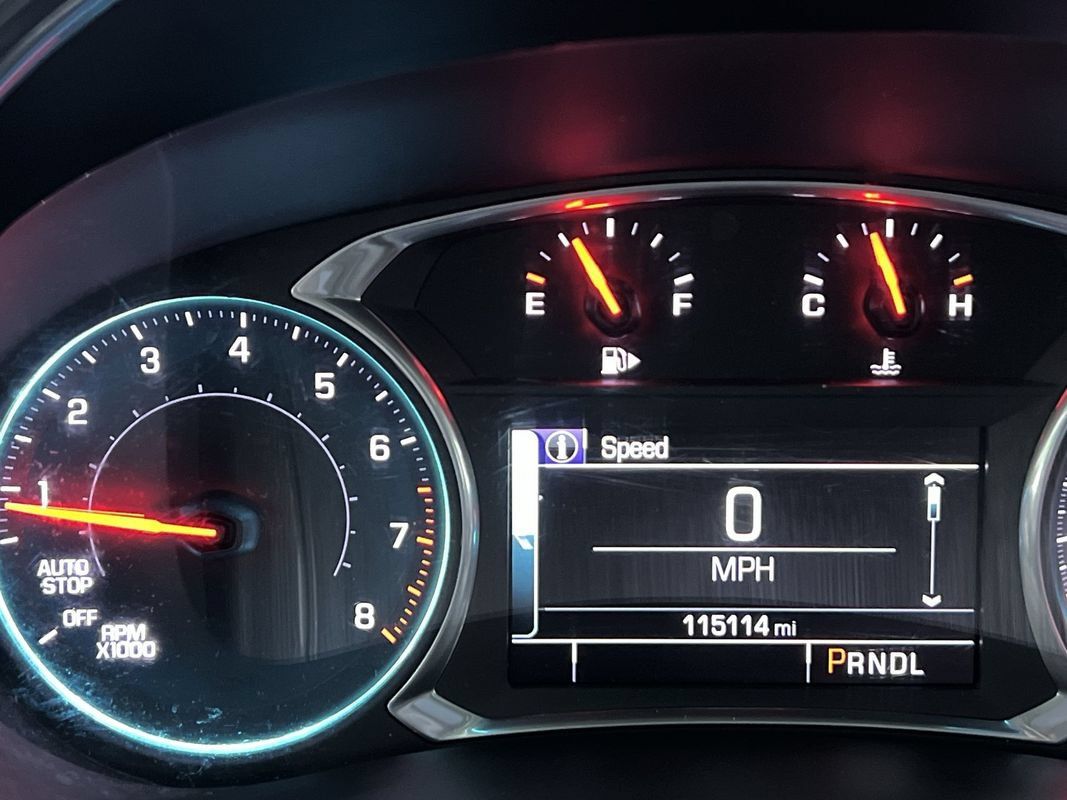Used 2017 Chevrolet Malibu LT FWD image 19