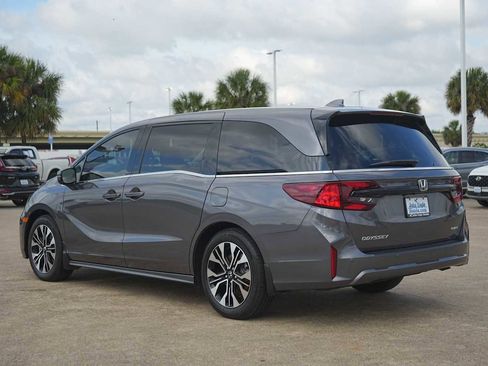 Used 2026 Honda Odyssey Elite image 4