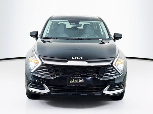 Used 2025 Kia Sportage LX image 2