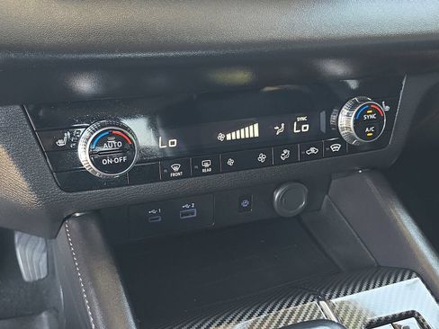 Used 2025 Mitsubishi Outlander SE AWD/4WD image 26