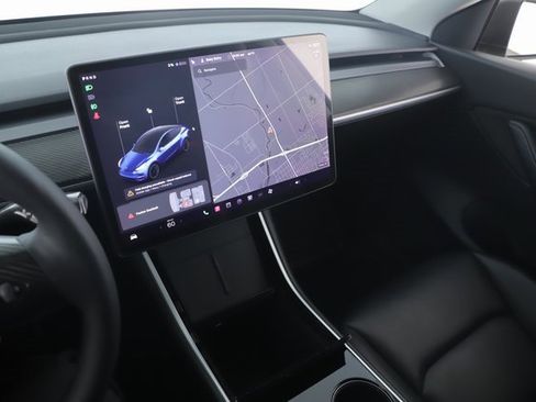 Used 2021 Tesla Model Y Long Range image 22