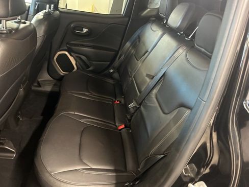Used 2016 Jeep Renegade Limited image 19