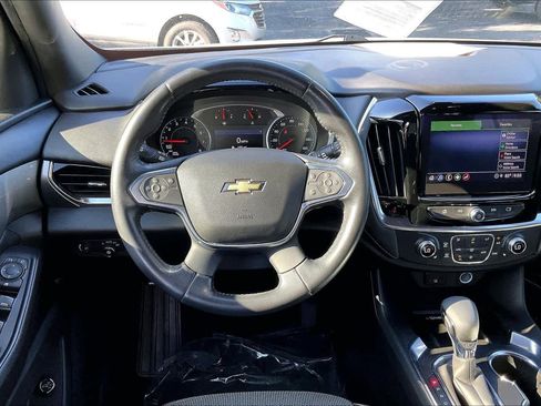 Certified 2022 Chevrolet Traverse LT image 5