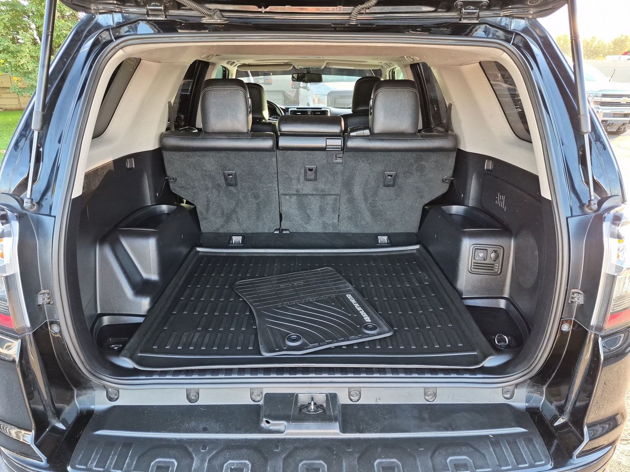 Used 2014 Toyota 4Runner Limited AWD/4WD image 32