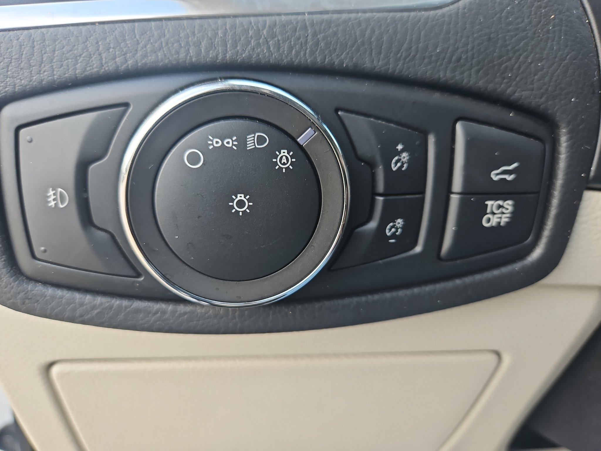 Used 2022 Ford Edge Titanium AWD/4WD image 11