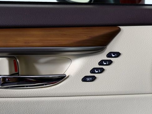 Used 2018 Lexus ES 300h w/ Luxury Package image 22