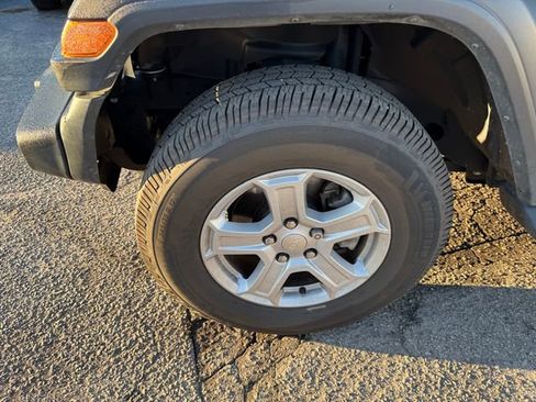 Used 2021 Jeep Wrangler Unlimited Sport S image 11