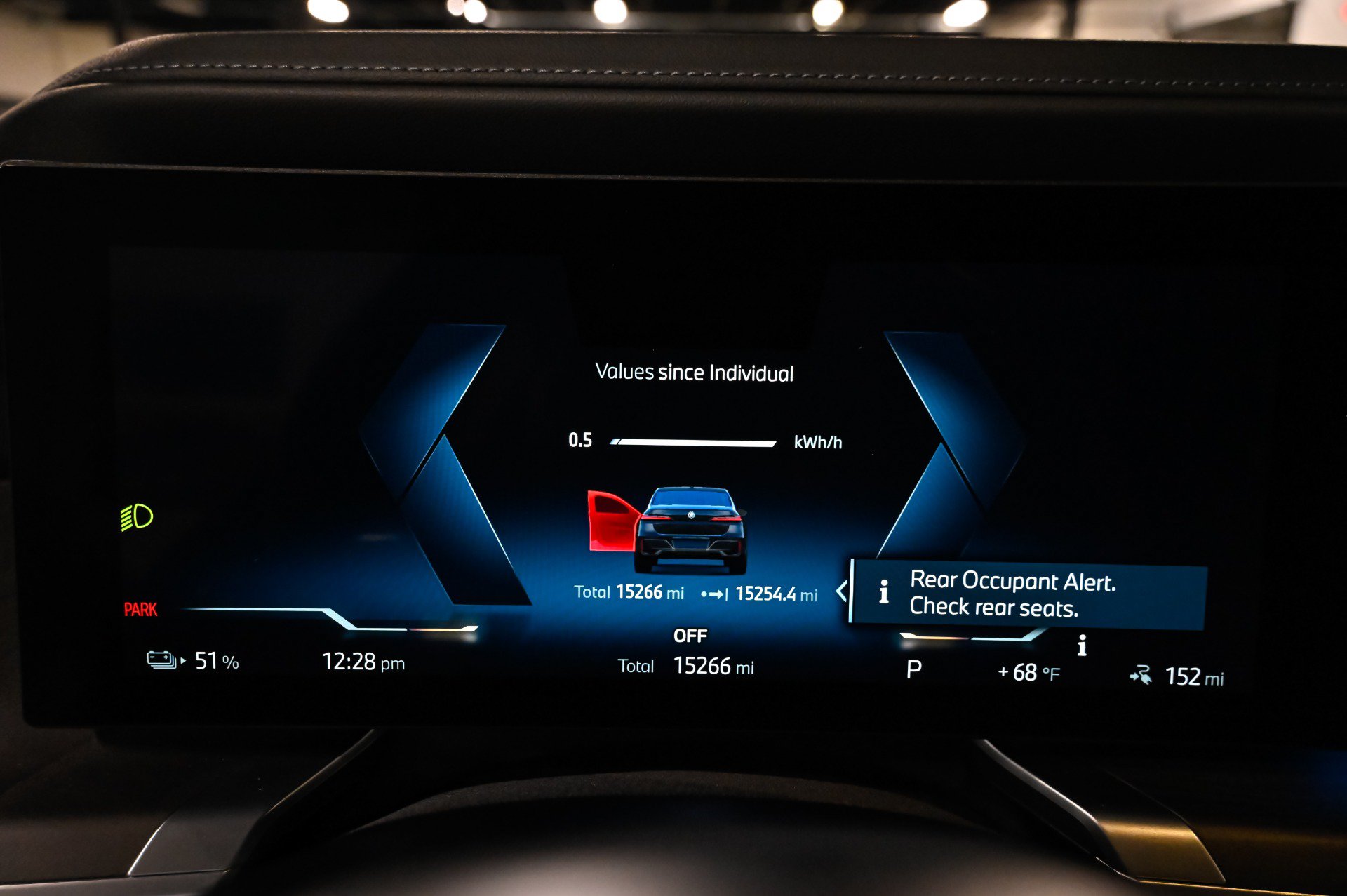 Used 2023 BMW i7 xDrive60 AWD/4WD image 8