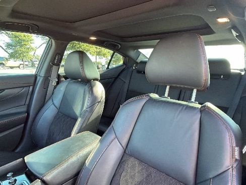 Used 2021 Nissan Maxima SR w/ Sport Mat Group FWD image 21
