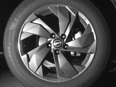 Used 2025 Nissan Rogue SV FWD image 13