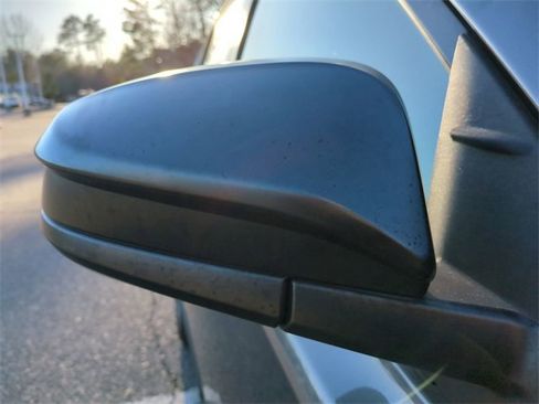 Used 2018 Toyota RAV4 LE image 12