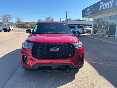 Used 2025 Ford Explorer ST AWD/4WD image 8