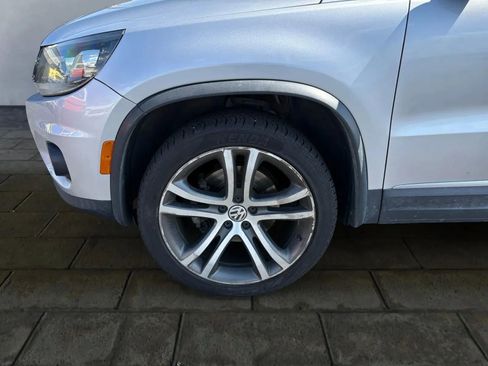 Used 2017 Volkswagen Tiguan SEL image 23