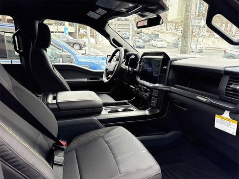 Used 2025 Ford F150 STX w/ Equipment Group 200A image 41