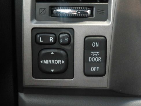 Used 2012 Toyota Sequoia Platinum AWD/4WD image 43