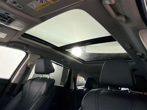 Used 2022 Acura MDX SH-AWD w/ Technology Package image 2