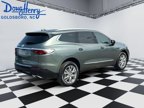 Used 2024 Buick Enclave Essence w/ Experience Buick Package FWD image 5