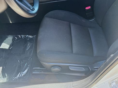 Used 2020 MAZDA MAZDA3 Sedan FWD image 17