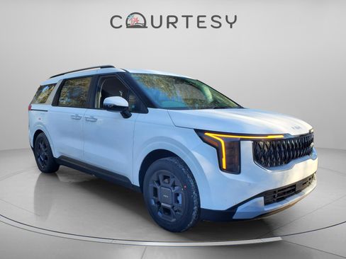 New 2026 Kia Carnival EX FWD image 5