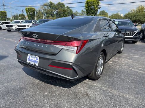 Used 2024 Hyundai Elantra SE FWD image 7