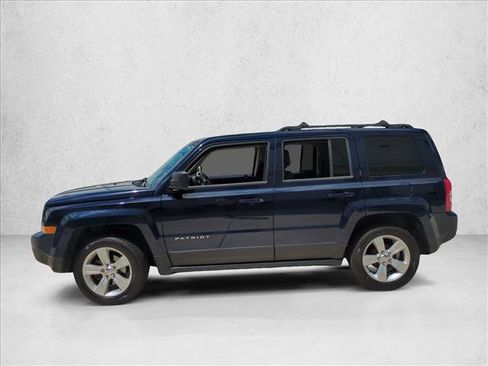 Used 2014 Jeep Patriot Latitude FWD image 5