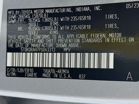 Used 2023 Toyota Highlander XLE FWD image 12