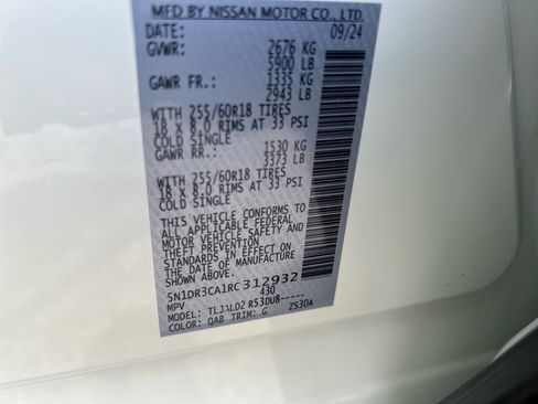 Used 2024 Nissan Pathfinder SL FWD image 31