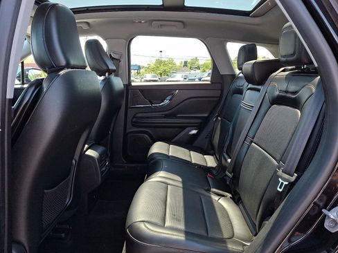 Used 2022 Lincoln Corsair AWD w/ Premium Package image 12