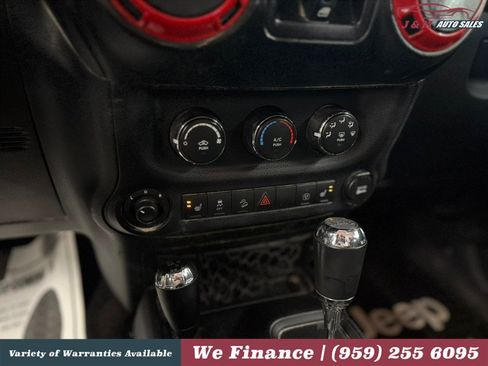 Used 2015 Jeep Wrangler Unlimited Sahara w/ Connectivity Group AWD/4WD image 17