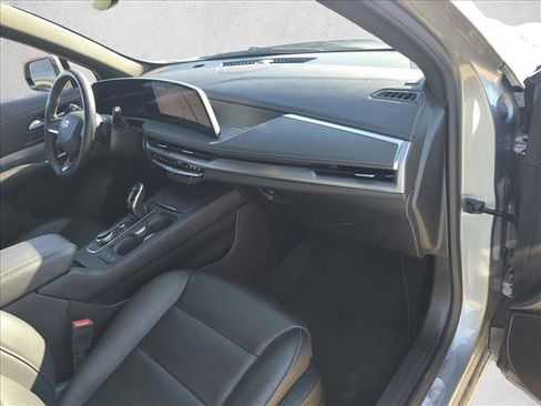 Used 2025 Cadillac XT4 Premium Luxury image 20