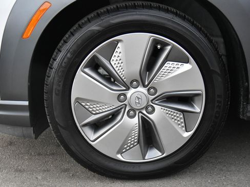 Used 2021 Hyundai Kona Limited FWD image 12