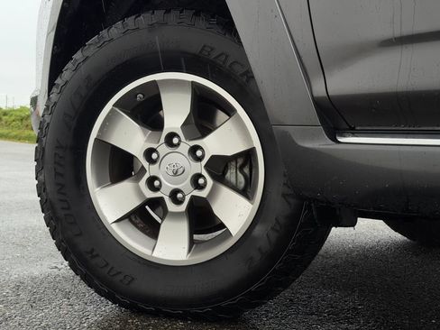 Used 2013 Toyota 4Runner SR5 AWD/4WD image 20
