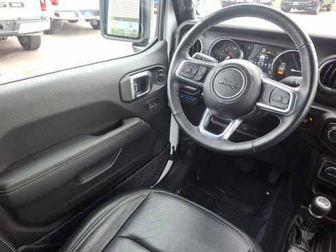 Used 2023 Jeep Wrangler Sahara w/ Cold Weather Group image 14