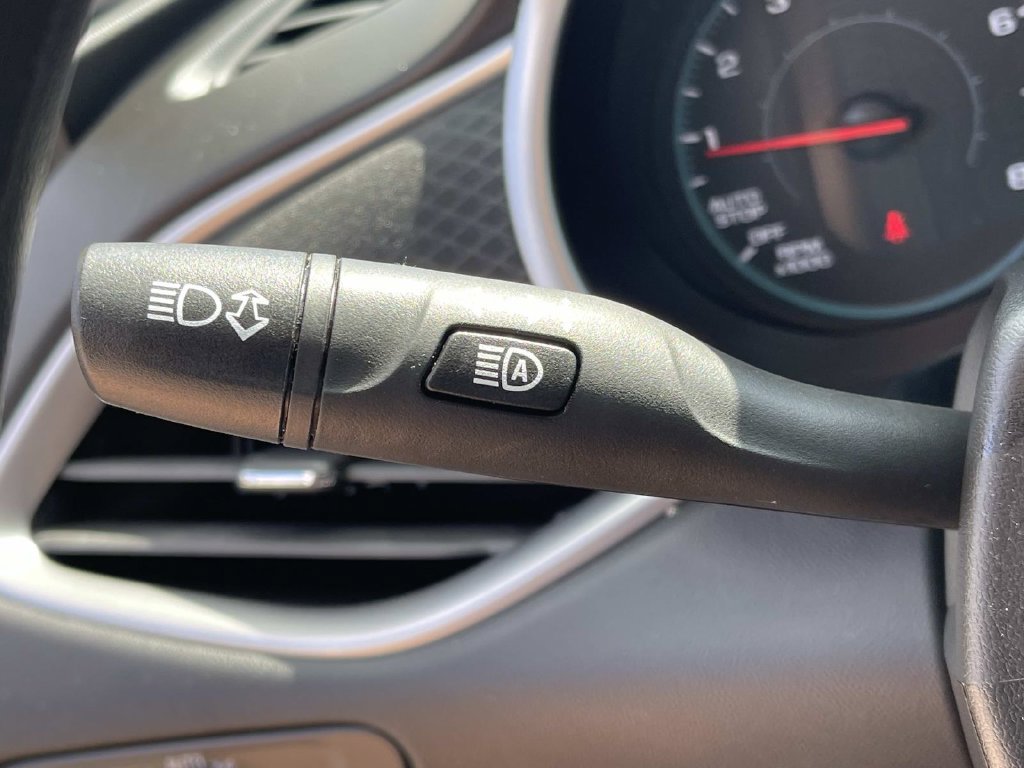 Used 2025 Chevrolet Malibu LT FWD image 38